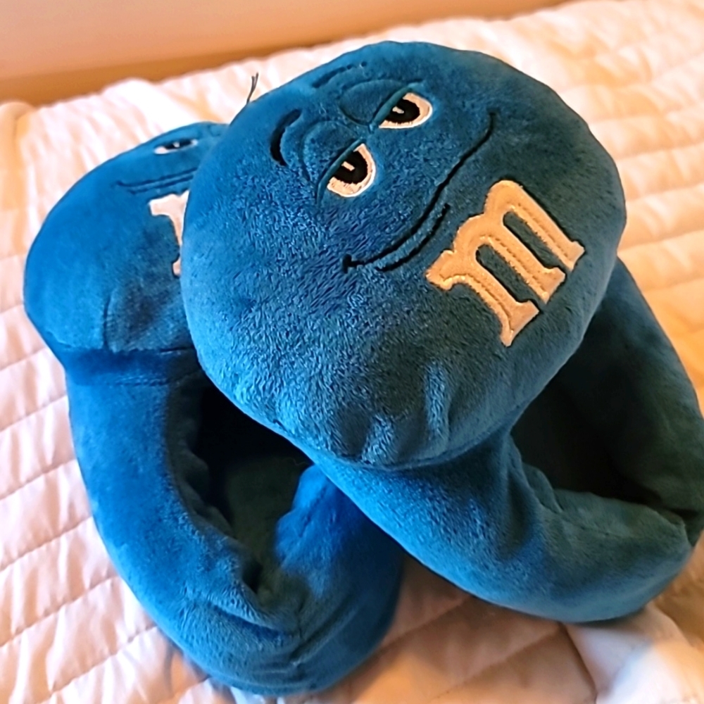 M&M bedtime slippers